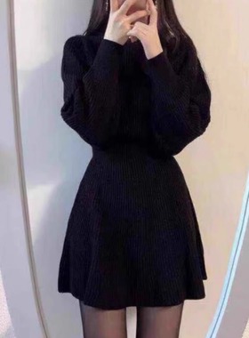 大码女装2025年秋冬季配大衣内搭毛衣微胖妹妹小黑裙针织连衣裙子