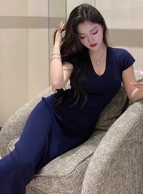 御姐风蓝色V领针织连衣裙女2024春季新款修身显瘦包臀长裙小妈裙