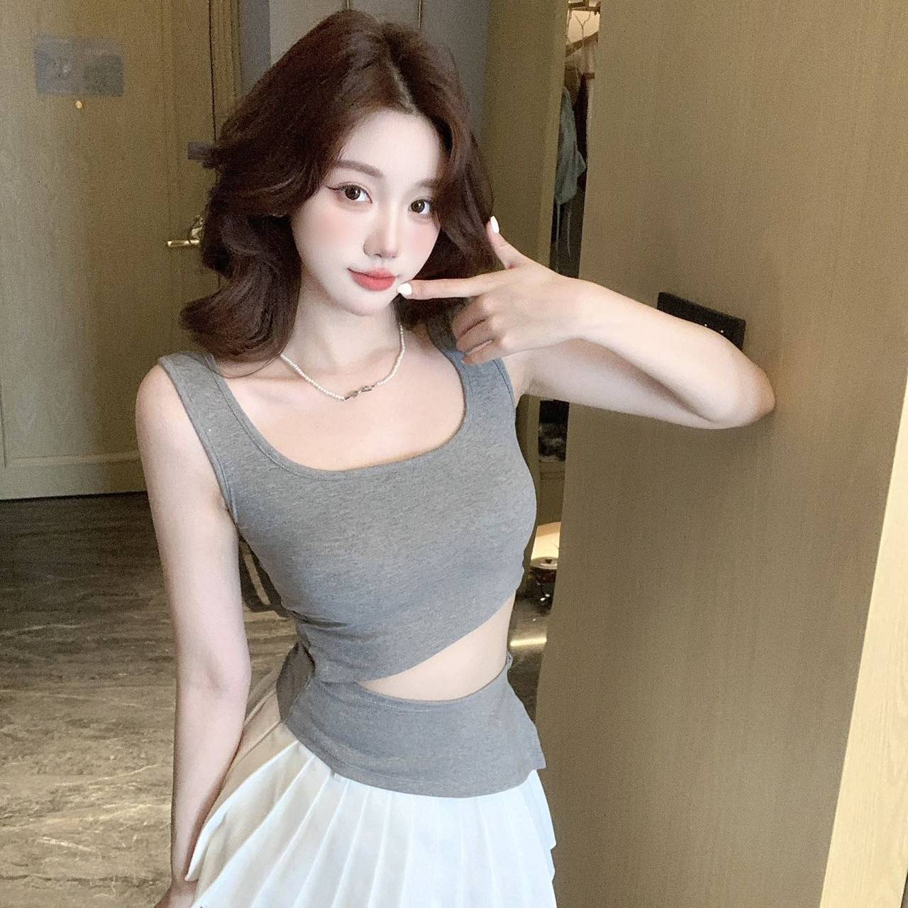 辣妹设计感露腰吊带背心女内搭外穿带胸垫美背简约百搭打底衫上衣