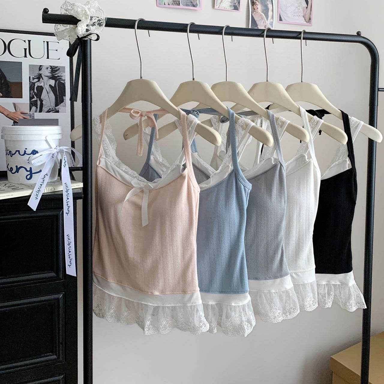 纯欲风性感蝴蝶结蕾丝拼接挂脖吊带背心女内搭外穿美背带胸垫上衣