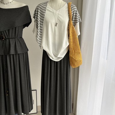 2026夏季新款V领薄款短袖T恤+半身裙+条纹披肩女装韩版时尚6327比