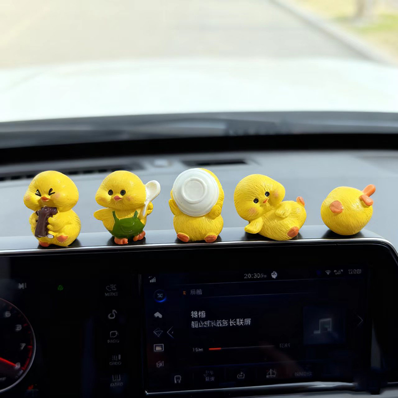 立体树脂卡通干饭鸭汽车车载中控仪表台摆件微景观装饰钥匙扣挂件