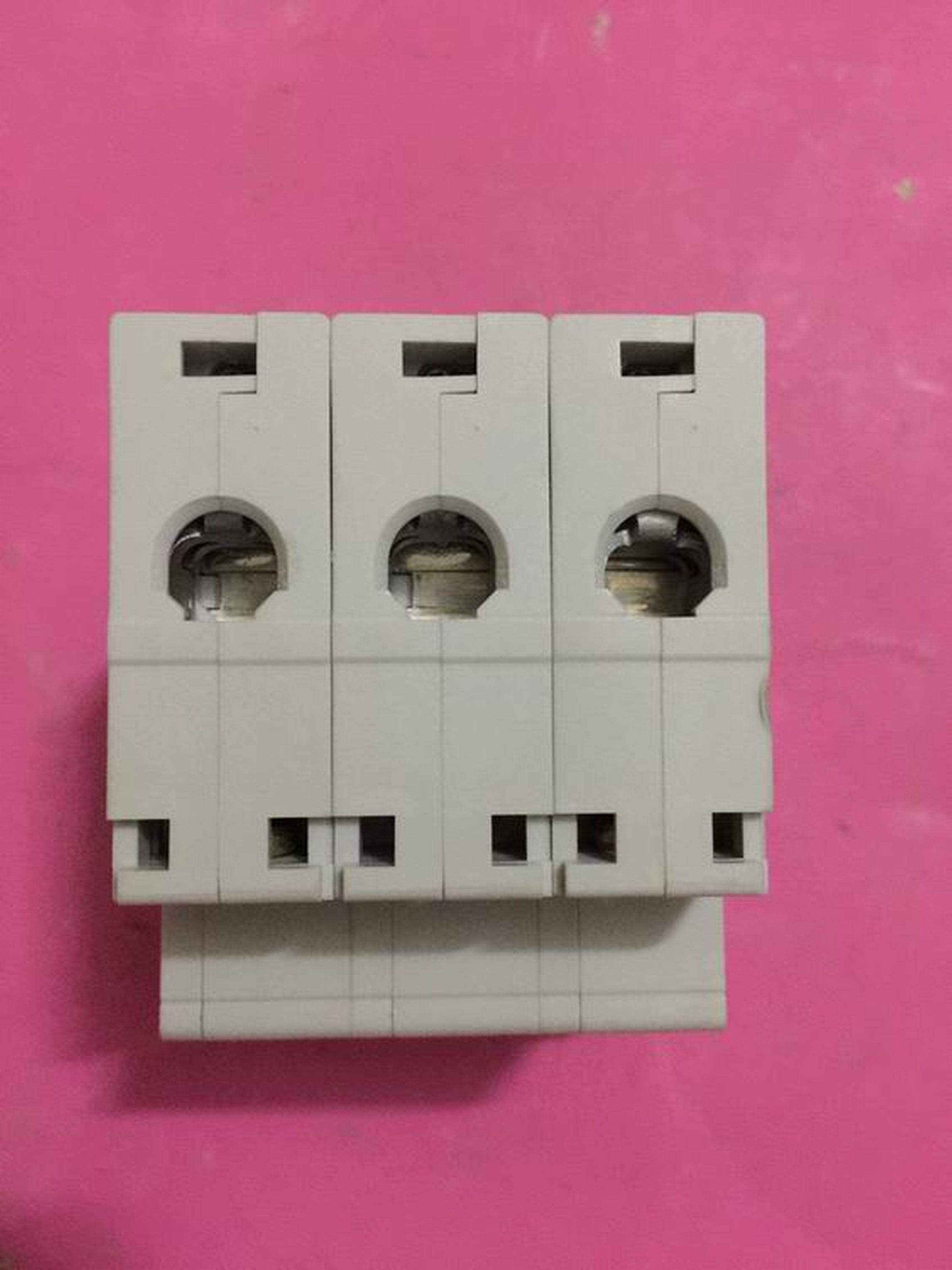 merlingerin/梅兰日兰 c65h小型断路器17808空气开关3p20a d20议