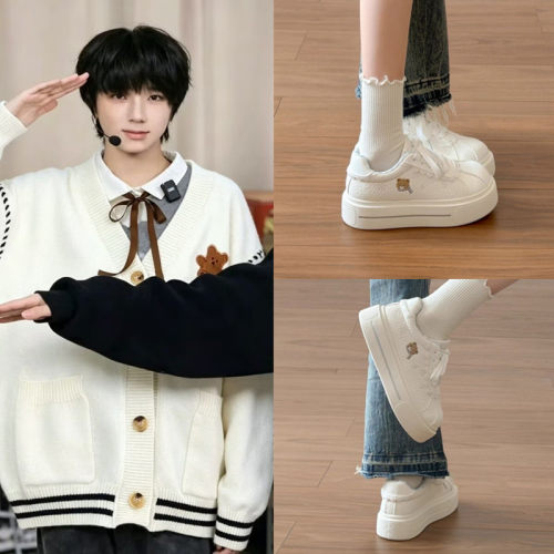 TF家族王橹杰同款小熊小白鞋2026秋学生百搭板鞋厚底增高运面包鞋