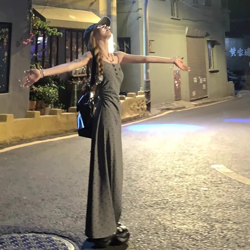 灰色波点针织吊带连衣裙女