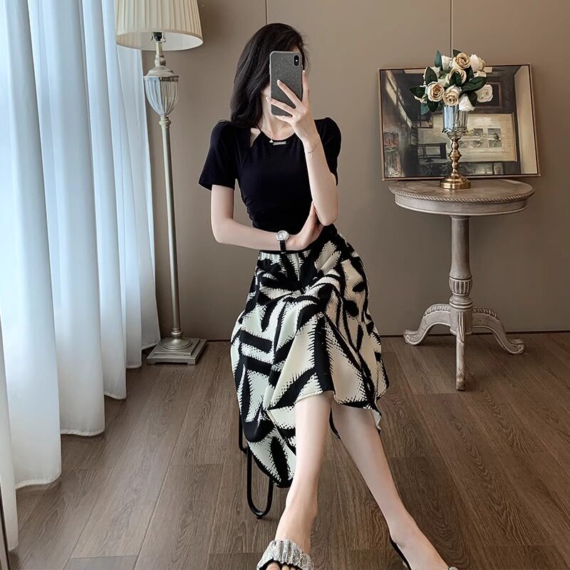 高级感赫本风气质连衣裙女