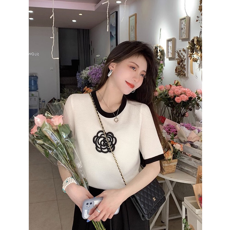 白色山茶花冰丝短袖t恤女