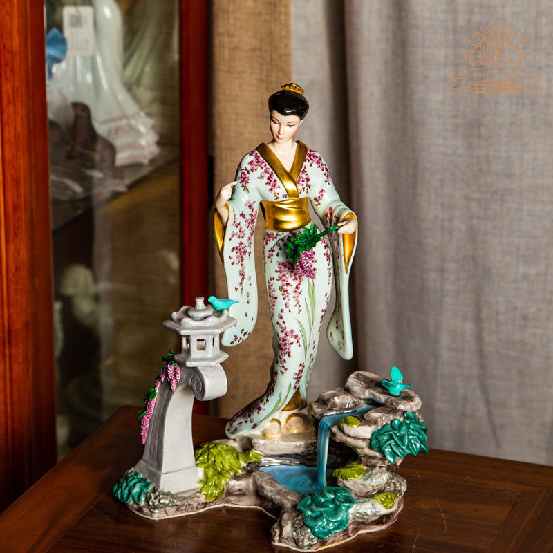紫藤花公主陶瓷欧式风中古摆件