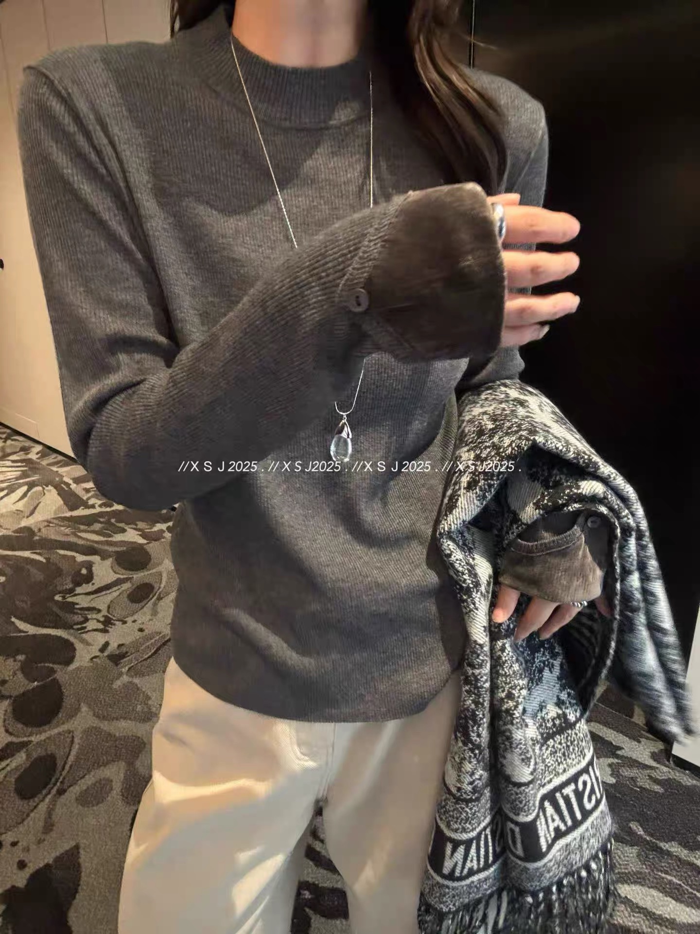 半高领羊毛针织衫女袖口拼接丝绒设计感纯色百搭显瘦打底毛衣上衣