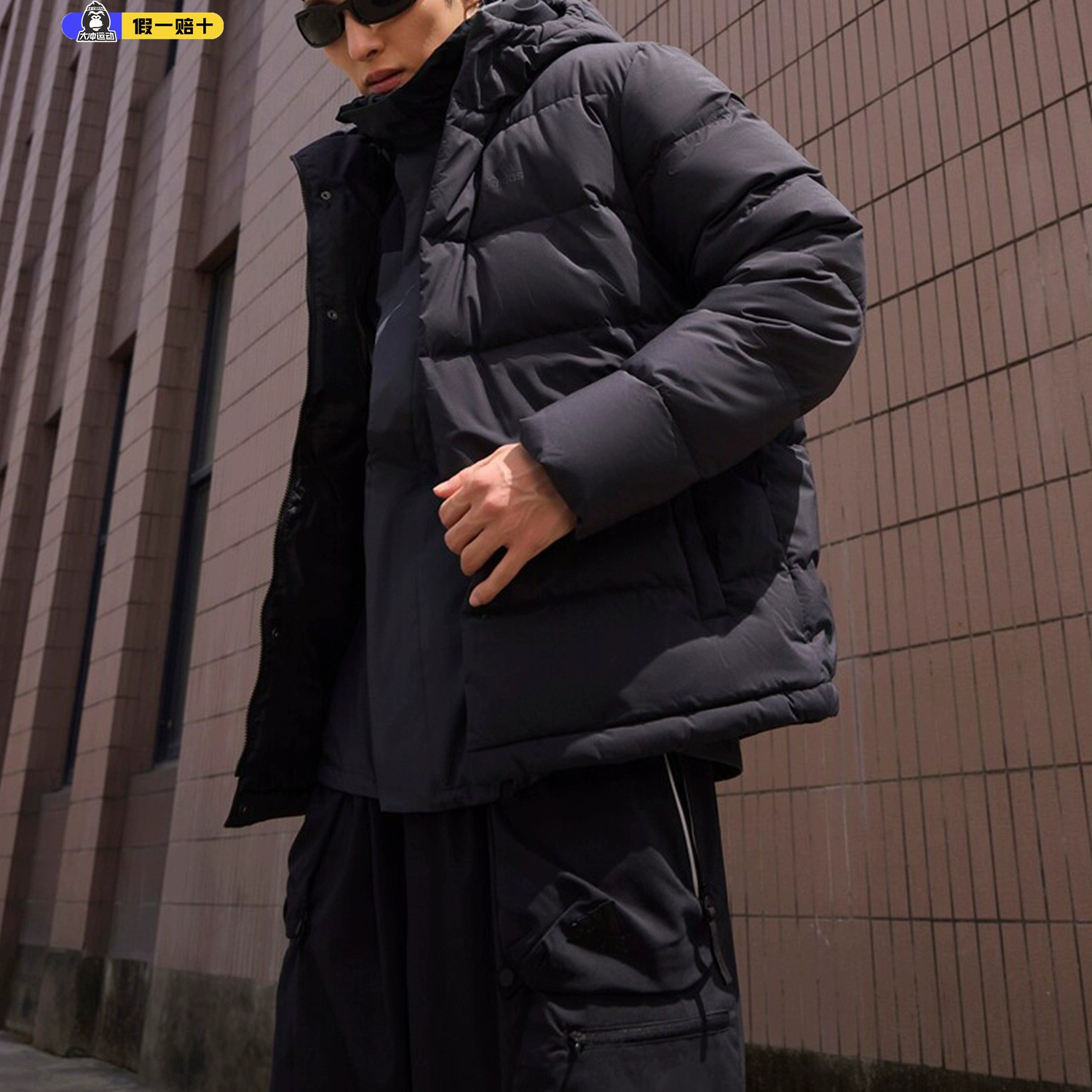 阿迪达斯外套男连帽羽绒服