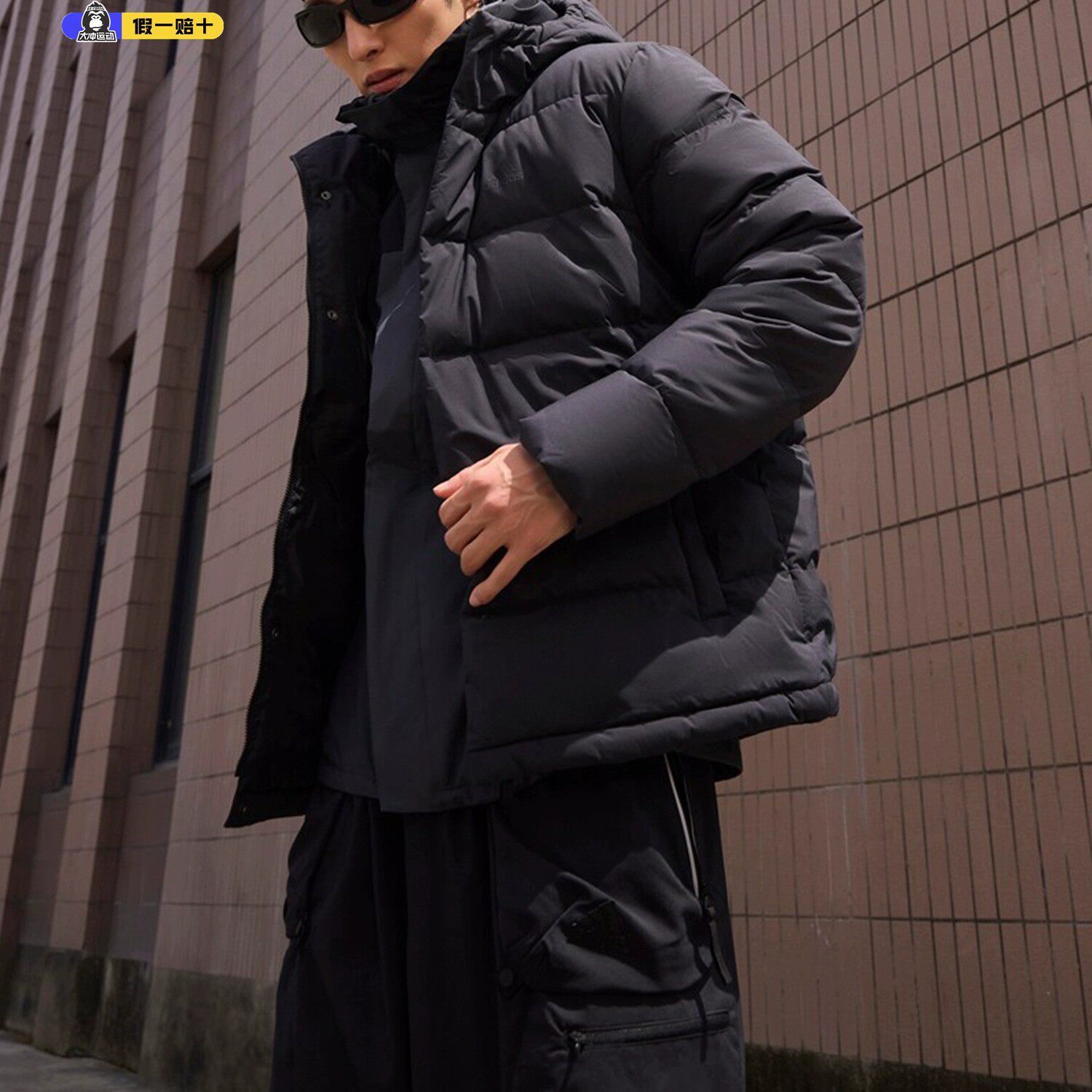 阿迪达斯外套男连帽羽绒服