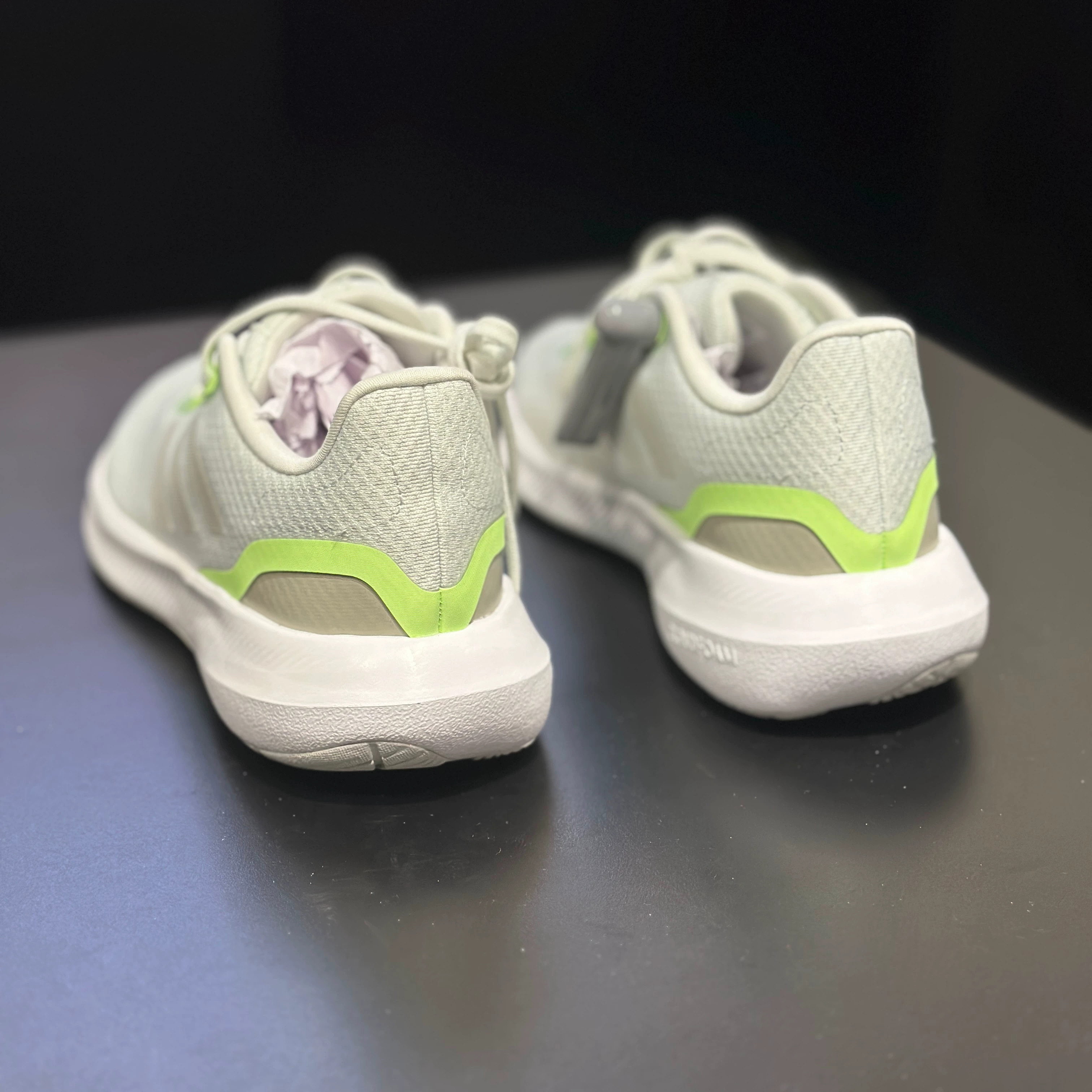 Adidas阿迪达斯正品夏季女网面透气运动休闲舒适百搭跑步鞋IE0750