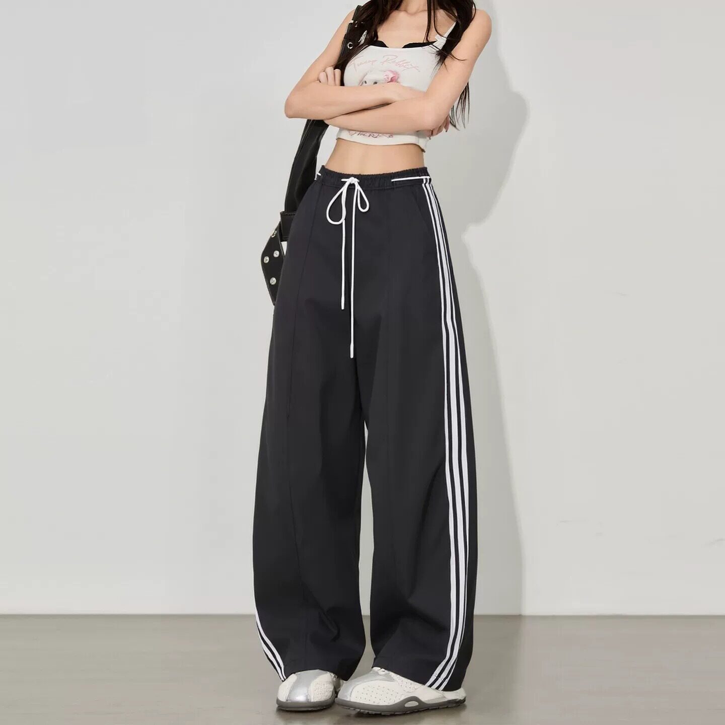 Adidas阿迪达斯阔腿长裤女士2026秋新款休闲百搭直筒运动裤KZ4198