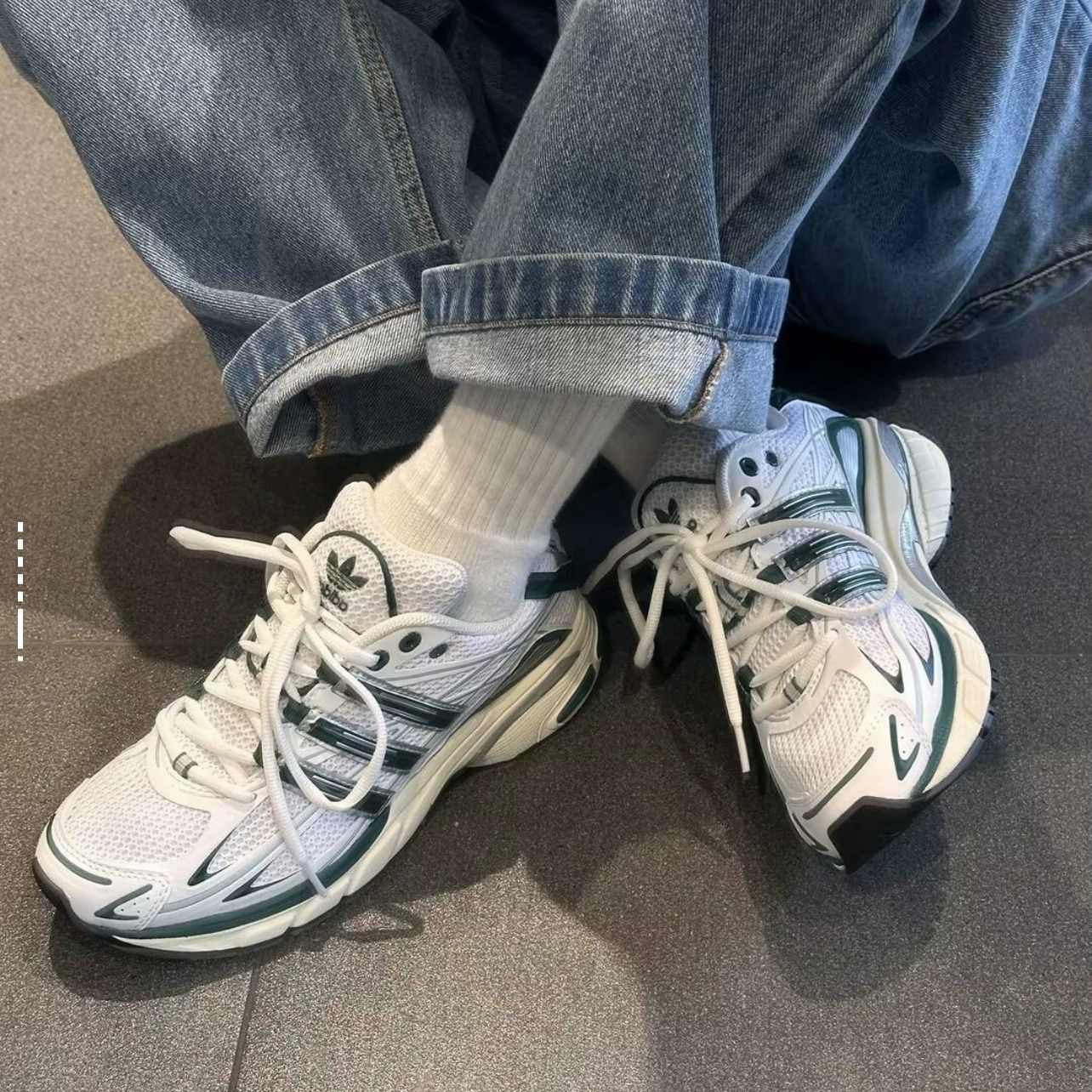 阿迪达斯跑步鞋男女BOOST运动鞋