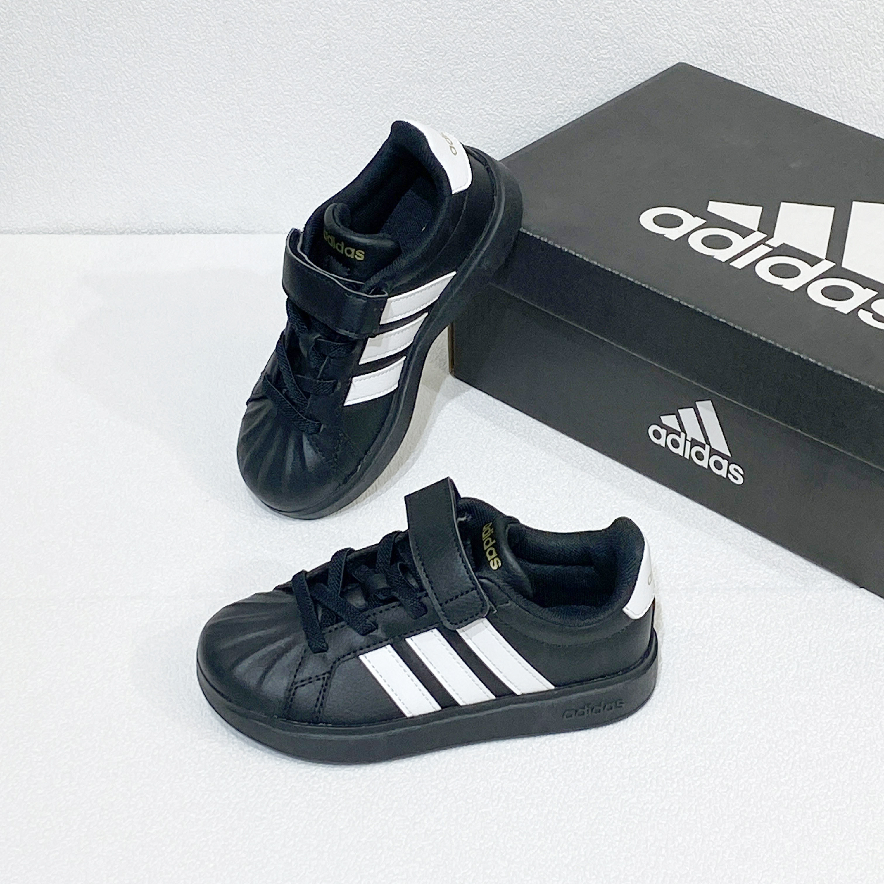 Adidas阿迪达斯正品春秋新款男女童经典低帮百搭运动轻便防滑板鞋