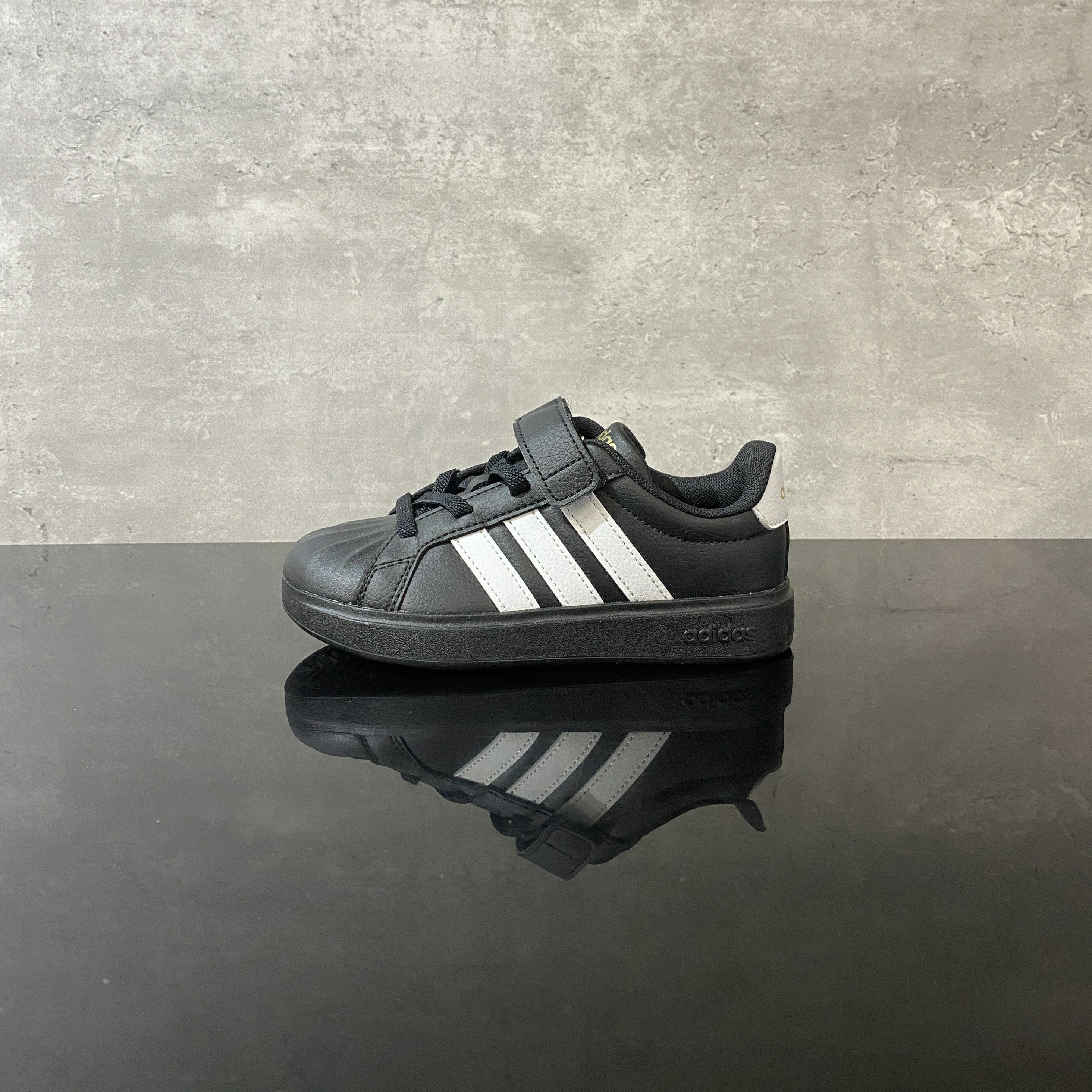 Adidas阿迪达斯正品秋男女童2026新款百搭经典复古防滑轻便板鞋
