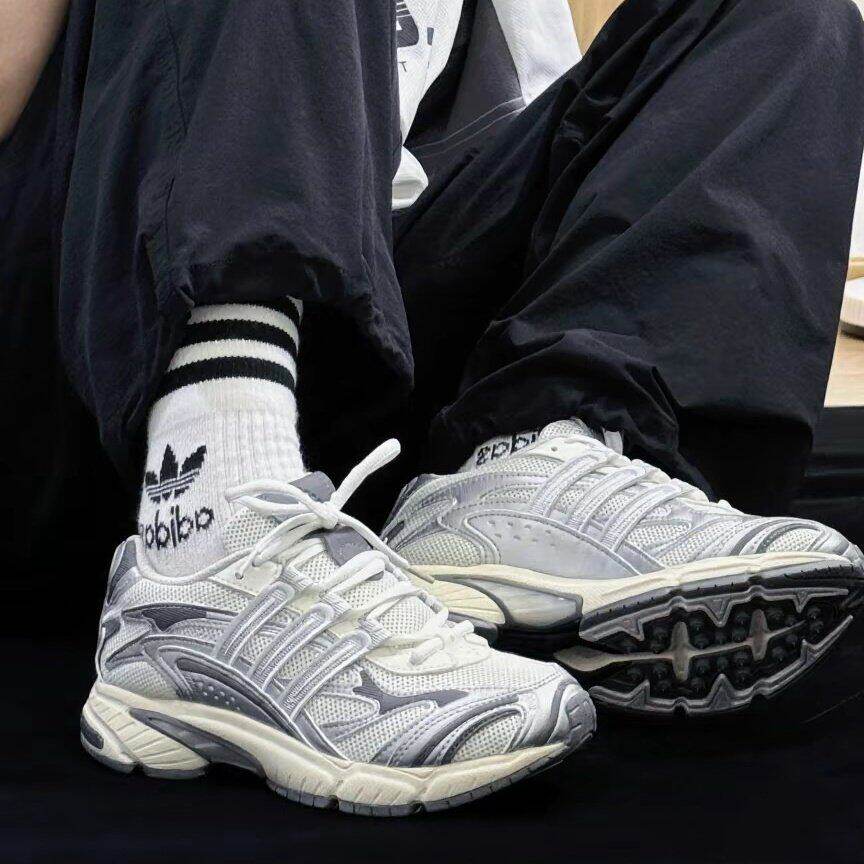 adidas休闲跑步鞋男女同款