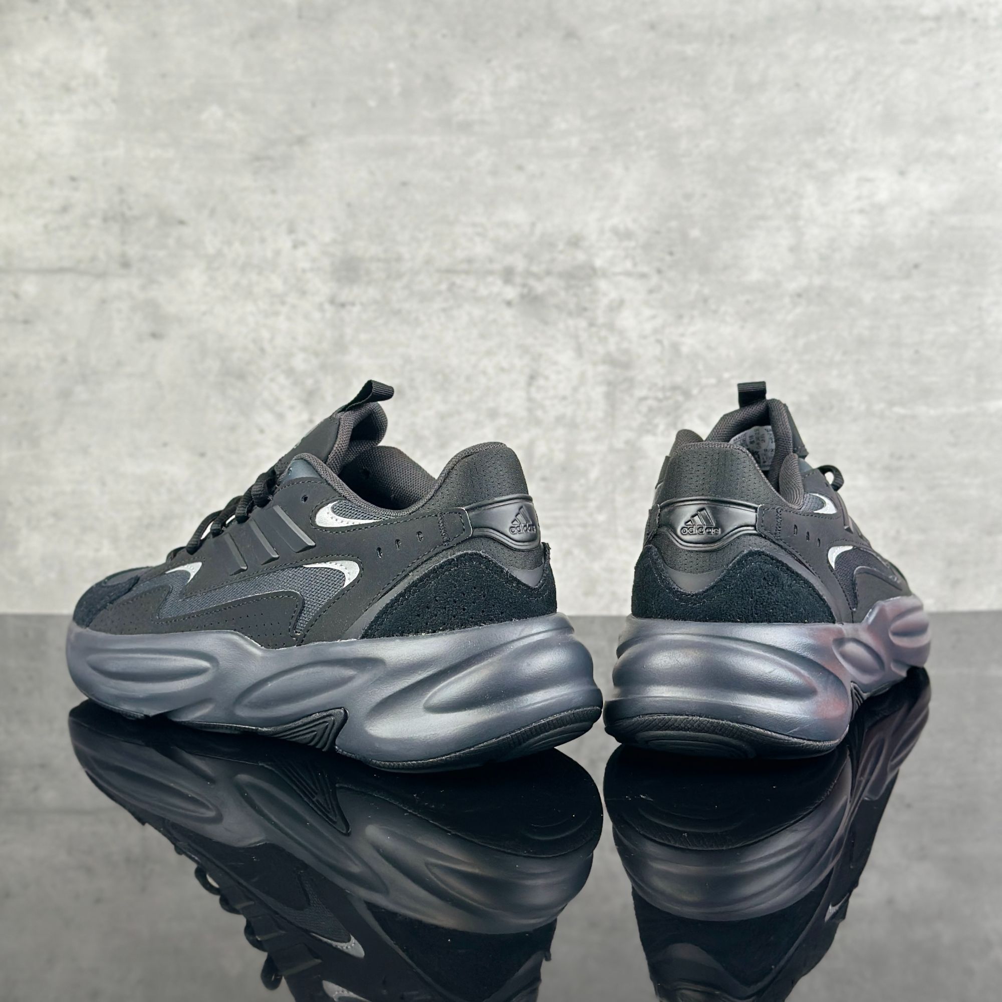 Adidas/阿迪达斯正品开车男鞋轻便耐磨厚底运动跑步休闲鞋IE6056