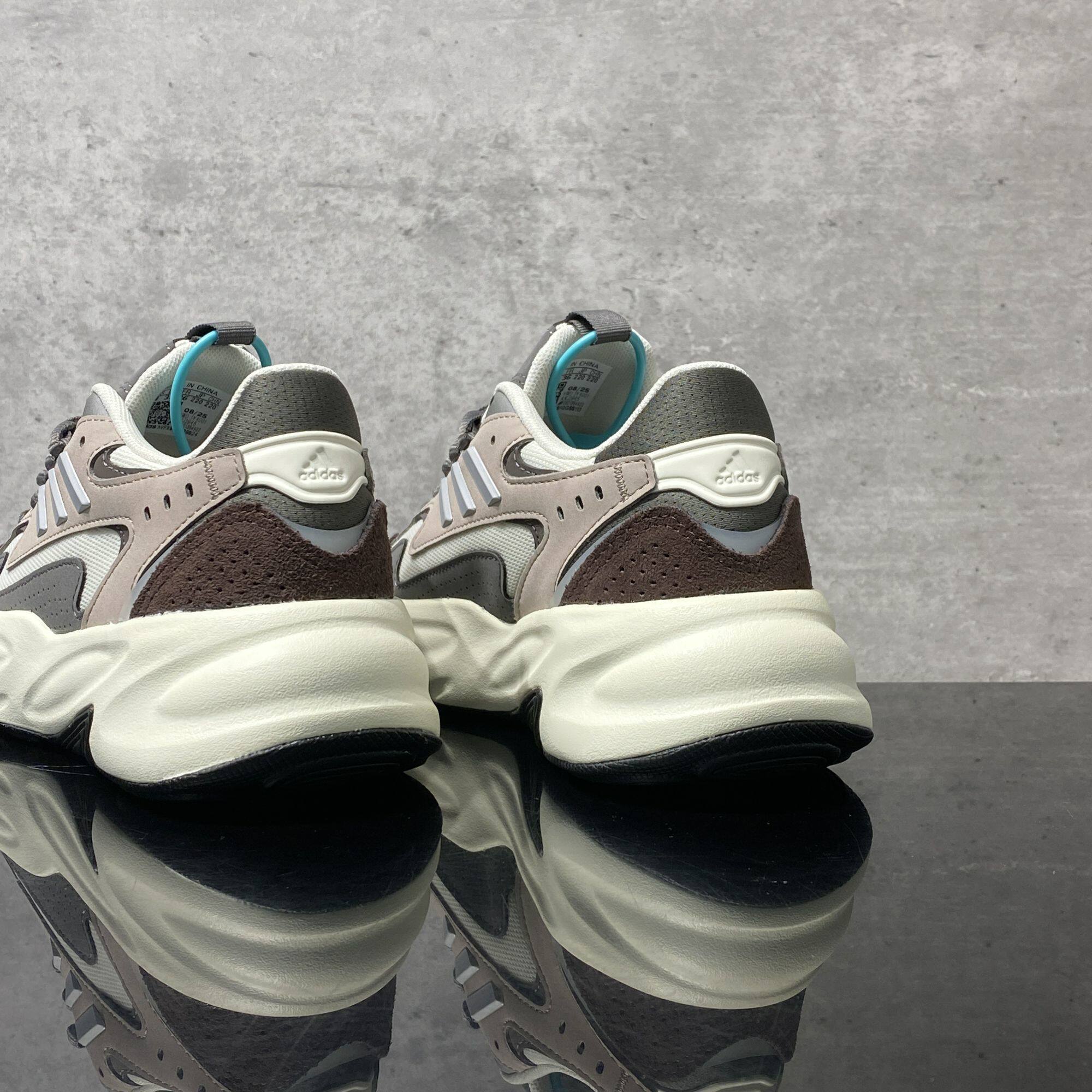 Adidas阿迪达斯正品鞋子女款爆款2025新款时尚百搭复古简约跑步鞋