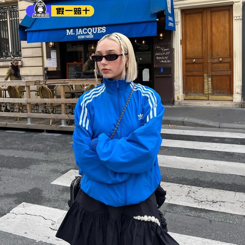 阿迪达斯三叶草女子蓝色运动外套