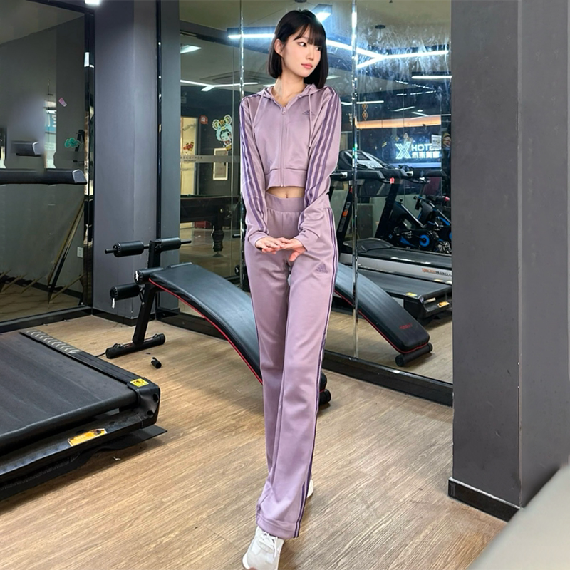 Adidas阿迪达斯正品运动套装女装2026新款爆款微喇健身潮流两件套