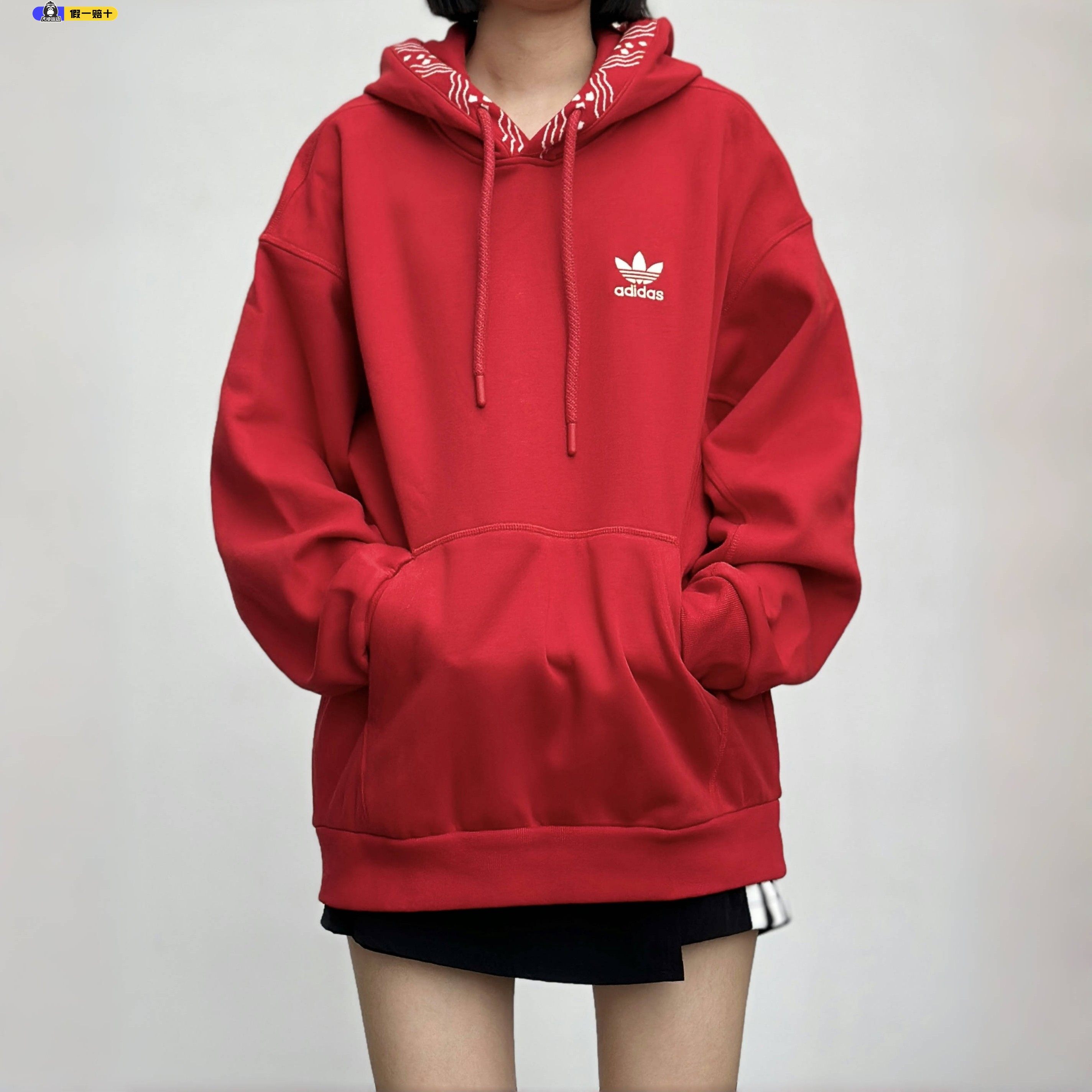 阿迪达斯三叶草卫衣男女龙年新年款红色休闲运动连帽套头衫ix4217