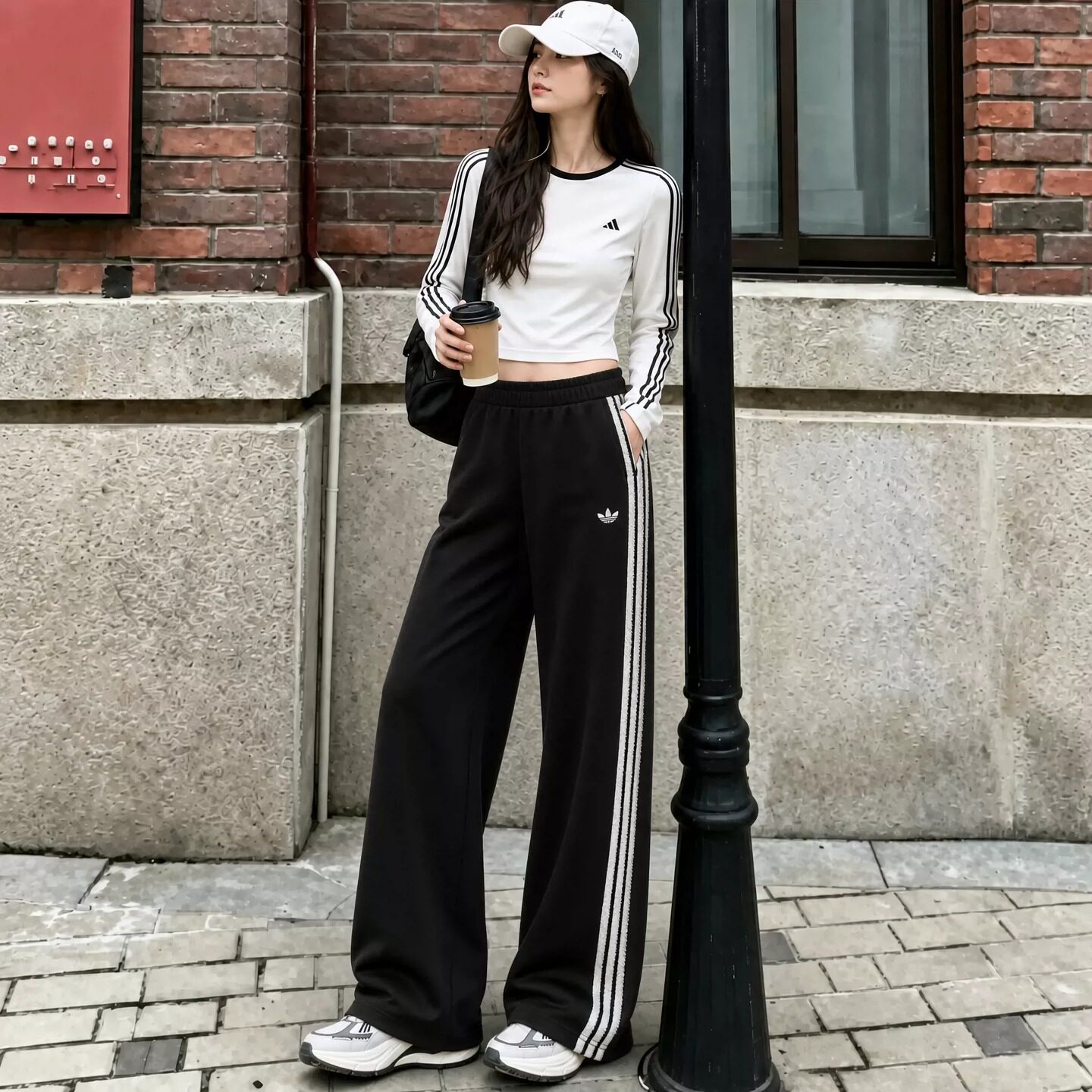 Adidas阿迪达斯三叶草阔腿长裤女2026秋新款休闲直筒运动裤KS9363