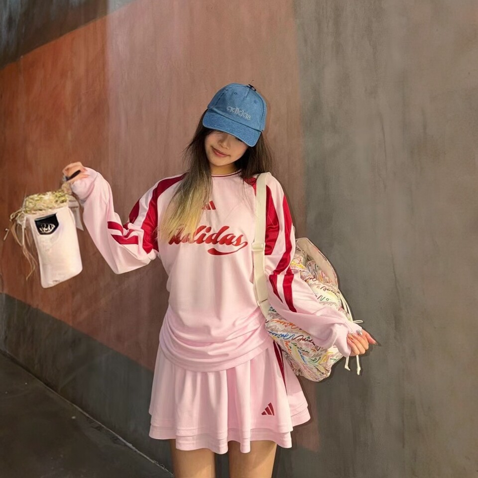 Adidas阿迪达斯短裙女粉色裙子2026夏季新款运动裙羽毛球裙半身裙