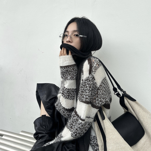 LOUISA.S 秋季上新韩版百搭宽松圆领长袖条纹保暖毛衣27888