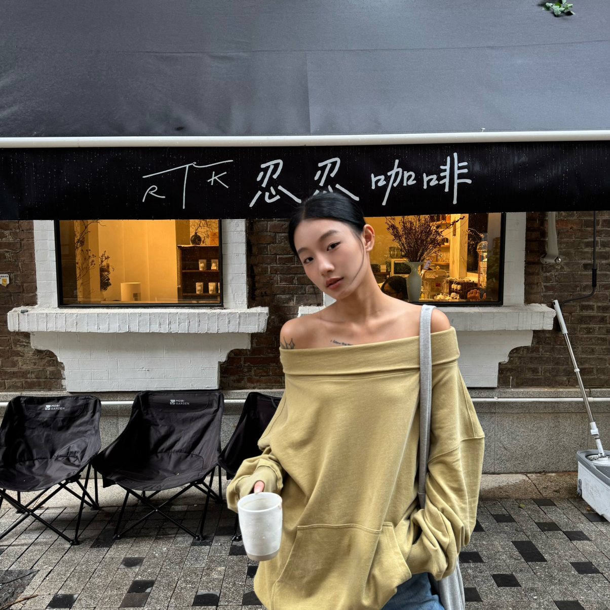 笑笑家春季新款一字肩卫衣女上衣