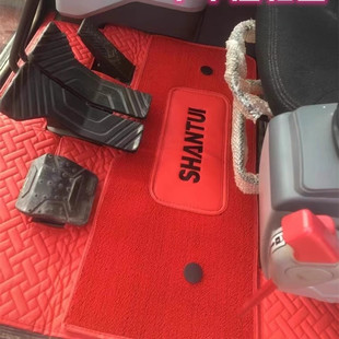 135 150 370 9驾驶室脚垫地毯 335 245 山推挖掘机SE60 215