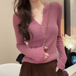 纯欲风毛衣女秋冬慵懒高级感套头内搭长袖上衣粉色v领修身针织衫