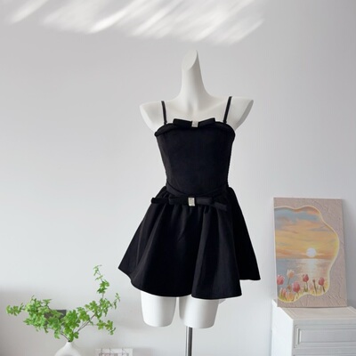 陈允朵 版型绝了3:7比例du家钻扣蝴蝶结抹胸蓬蓬连衣短裙女