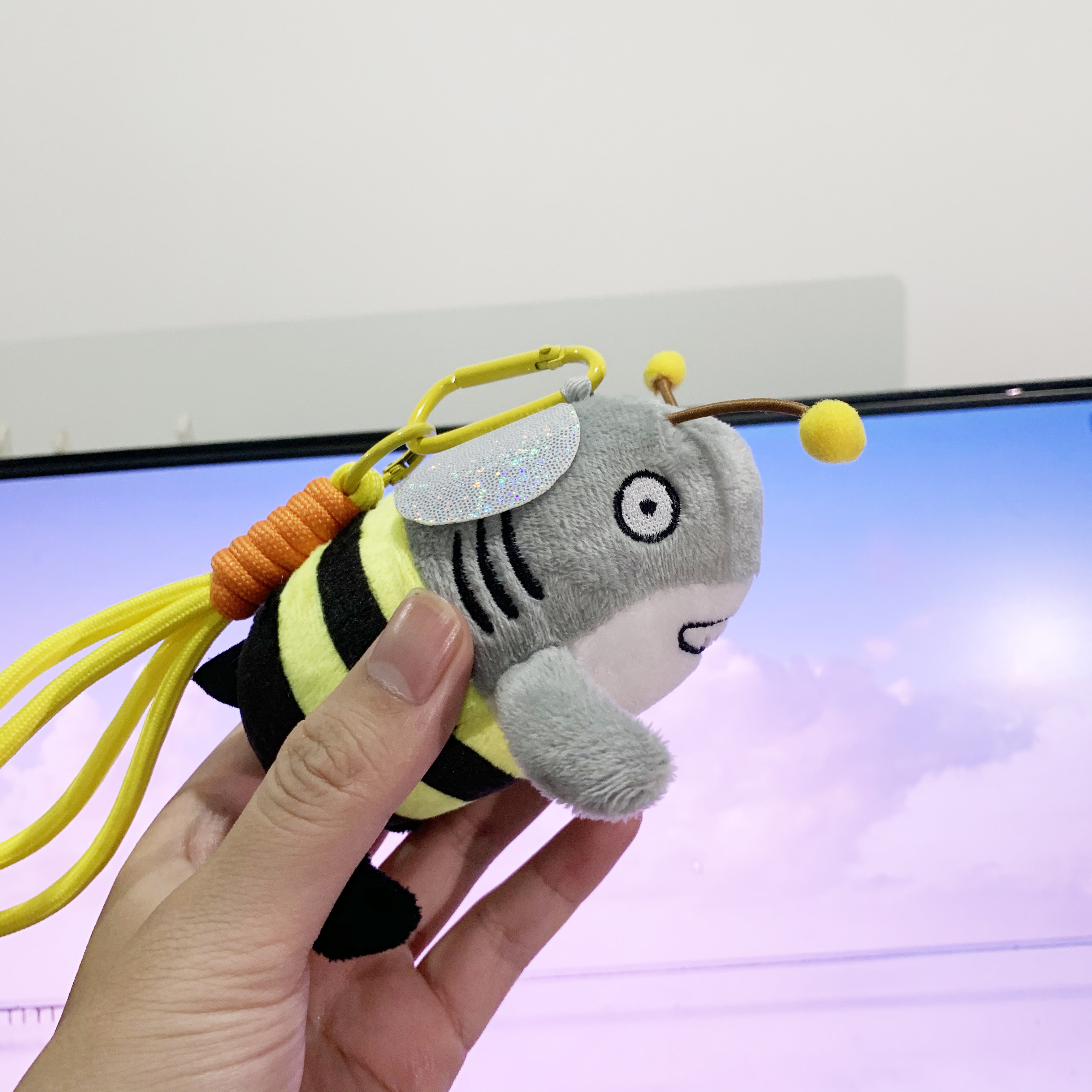 鲨bee挂件毛绒公仔蜜蜂创意笑玩偶包包挂件公仔