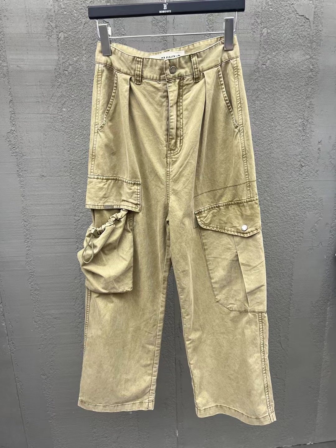 欧洲站bobo1972早春季新款工装裤女大口袋阔腿裤宽松雅痞感