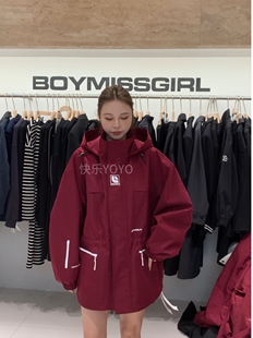 Boymissgirl秋季新款时尚高端短款外套女连帽防风冲锋衣外套