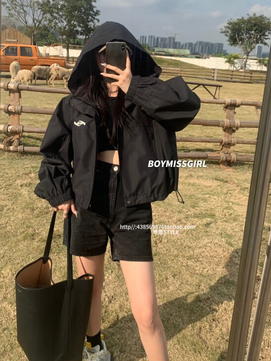 boymissgril欧货连帽冲锋衣女秋季新品刺绣短款宽松外套风衣