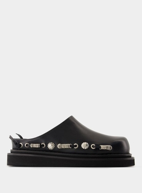 Toga Pulla Aj1380 夏季新款圆头穆勒鞋男款铆钉装饰皮质凉鞋