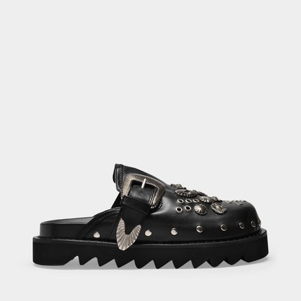 Toga Pulla Toga Pulla 黑色皮质饰有银色装饰露跟厚底平底鞋凉鞋