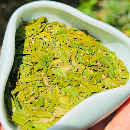 新茶老茶树明前龙井绿茶碎茶片