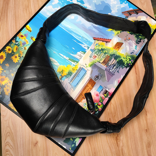 网红头层小羊皮牛角包2025新款羊角包真皮可颂包饺子包单肩斜挎包