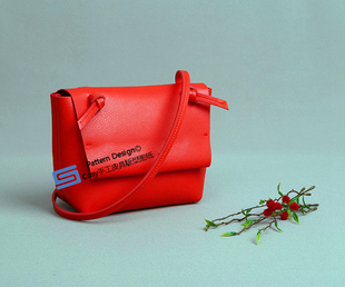 手工皮具版型图纸le.junev斜跨女单肩包DIY带斩孔牛皮纸版HMB-75