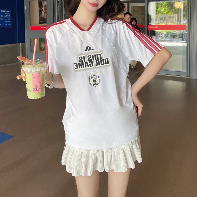 Adidas阿迪达斯男女大童短袖复古足球风凉感速干运动V领潮流T恤