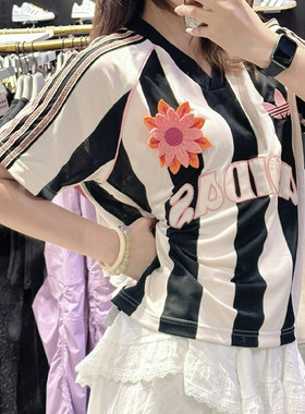 阿迪达斯三叶草女子短袖球衣