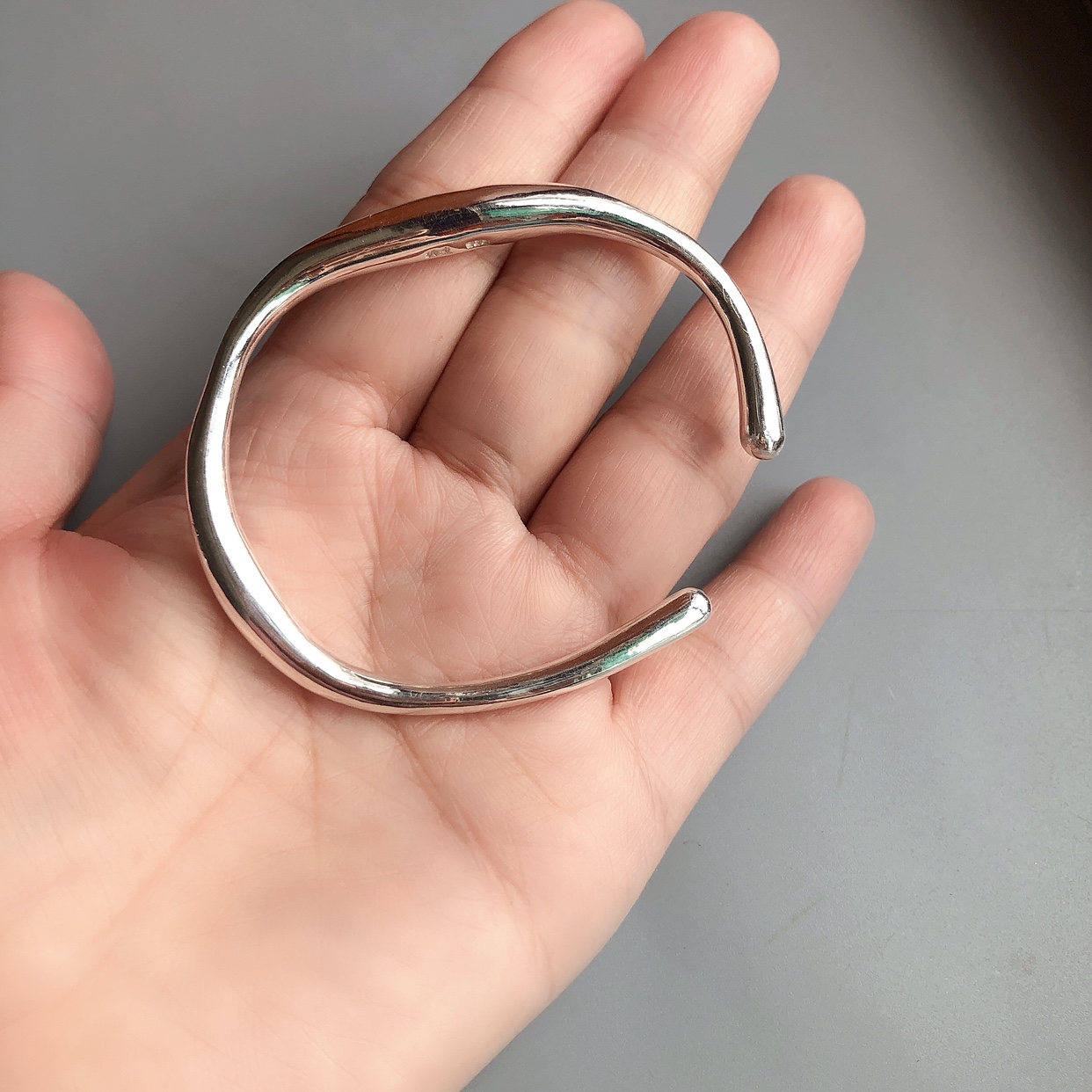 手工足银9999异形开口镯支持旧银料加工以旧换新小众女银手镯