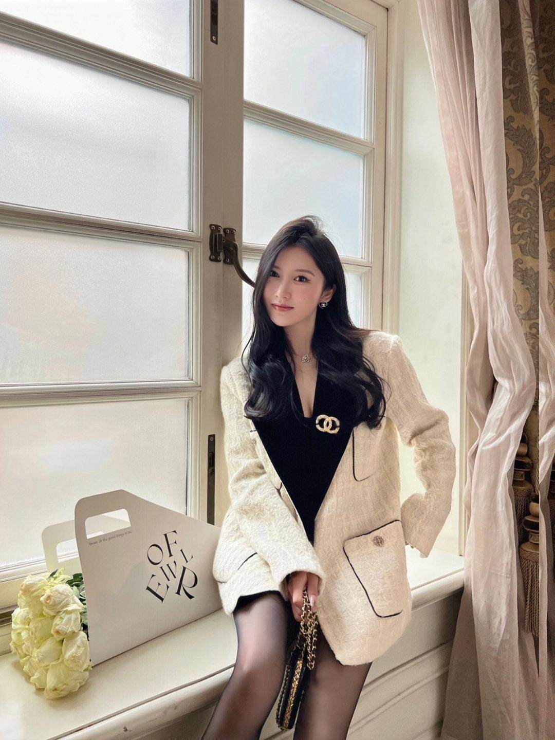 法式小香风外套女春季2023新款小众别致胸针设计高级感小个子西装