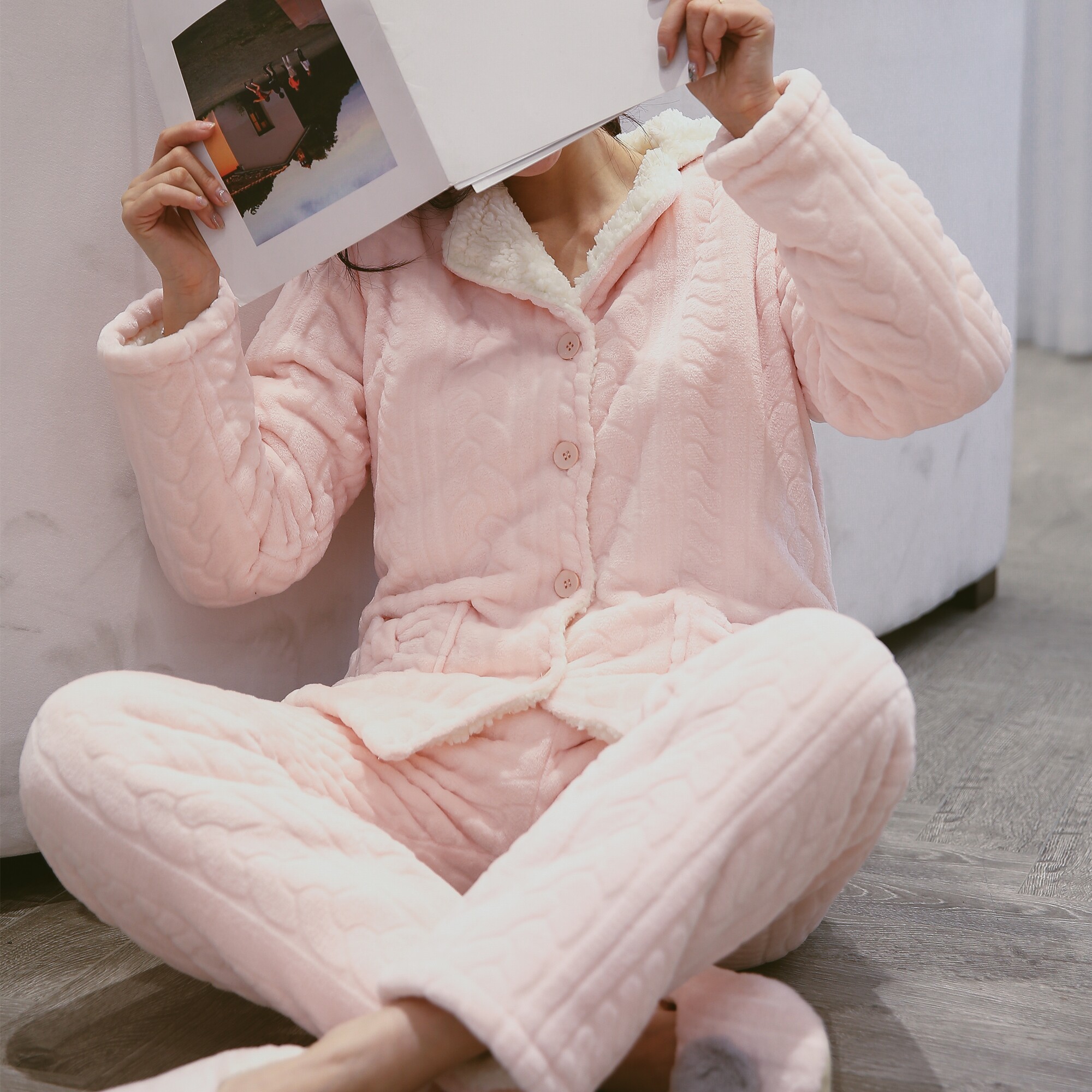 秋冬款珊瑚绒睡衣女加绒加厚家居服冬季法兰绒女士可外穿三件套装