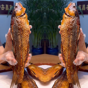 聊城南关一吊钱熏鱼整条手撕烟熏鲤鱼肉干熟食下酒菜小吃山东特产