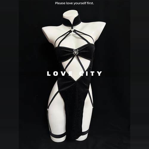 LOVECITY「蛛砂痣」纯欲丝绒挂脖睡裙蜘蛛造型性感吊带睡衣