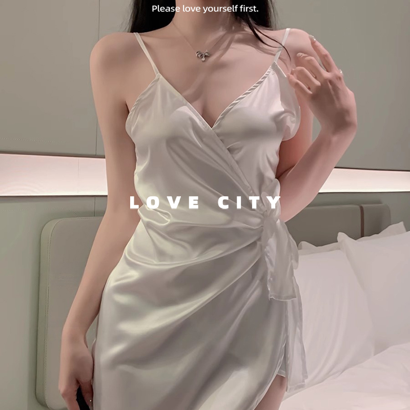 LOVECITY「茉莉白茶」性感睡衣深V系带修身纯欲吊带睡裙包臀裙